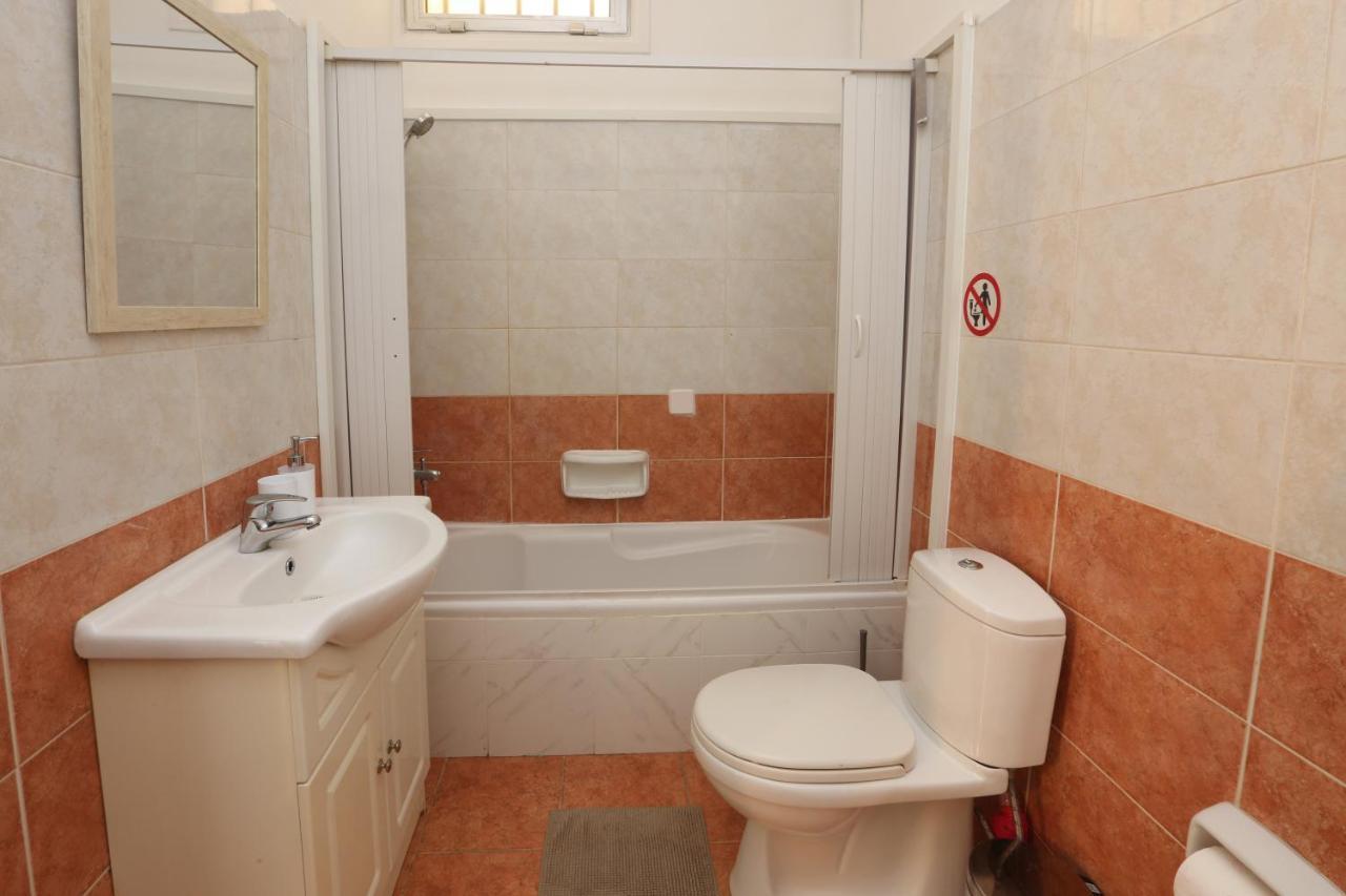 Cozy Holiday Apartment In Larnaca Near Foinikoudes Lárnaca Exterior foto